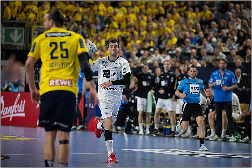 DHB-Pokal Lidl-F4 - THW Kiel - Rhein-Neckar Löwen; Köln, 12.04.2025
