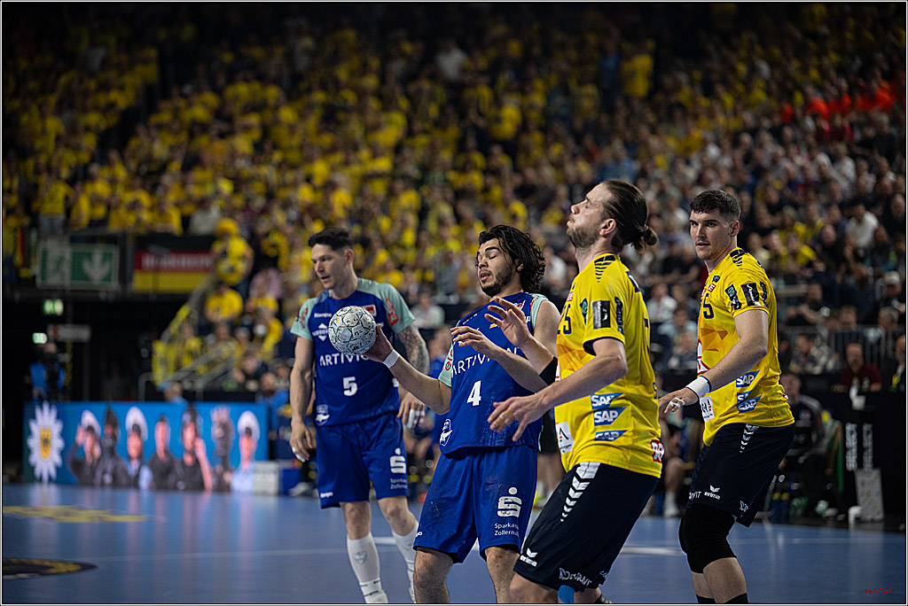 DHB-Pokal Lidl-F4  Spiel um 3. Platz - Rhein-Neckar Löwen - HBW Balingen-Weilstetten; Köln, 13.04.2025