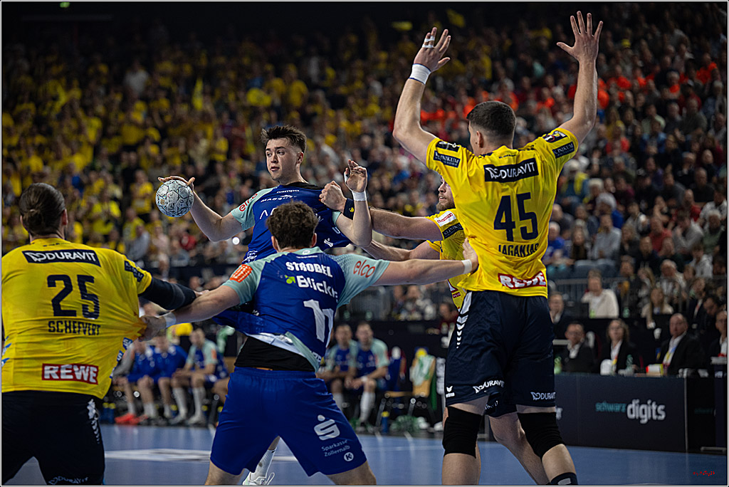 DHB-Pokal Lidl-F4  Spiel um 3. Platz - Rhein-Neckar Löwen - HBW Balingen-Weilstetten; Köln, 13.04.2025