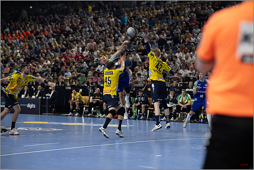 DHB-Pokal Lidl-F4  Spiel um 3. Platz - Rhein-Neckar Löwen - HBW Balingen-Weilstetten; Köln, 13.04.2025