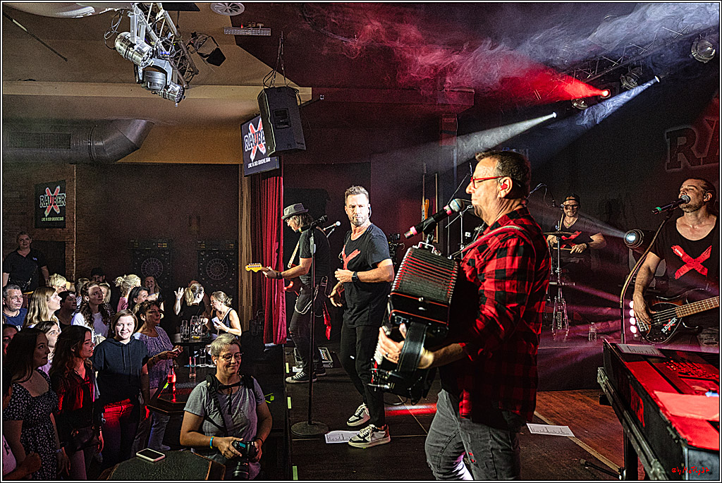 Raeuber in Groove Bar; Koeln, 08.09.2023