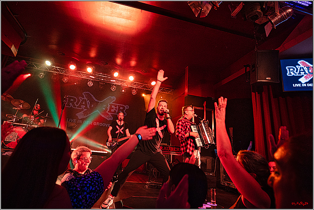 Raeuber in Groove Bar; Koeln, 08.09.2023