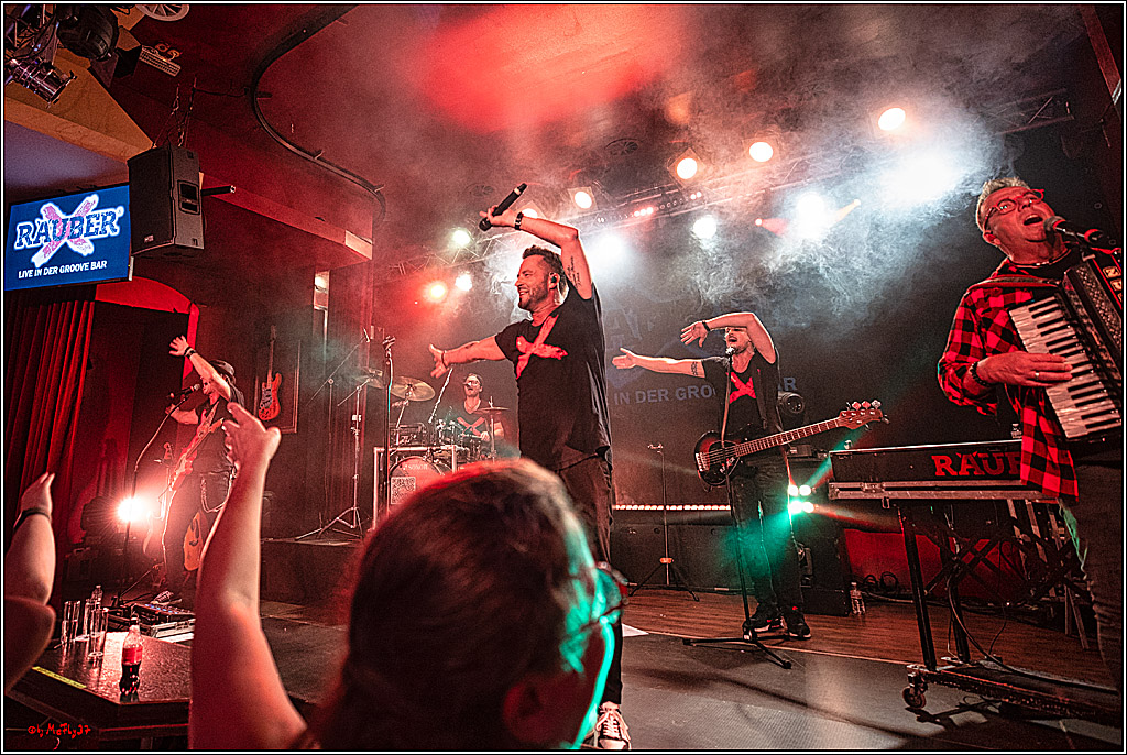 Raeuber in Groove Bar; Koeln, 08.09.2023