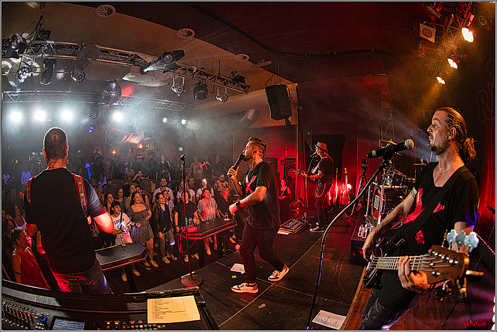 Raeuber in Groove Bar; Koeln, 08.09.2023