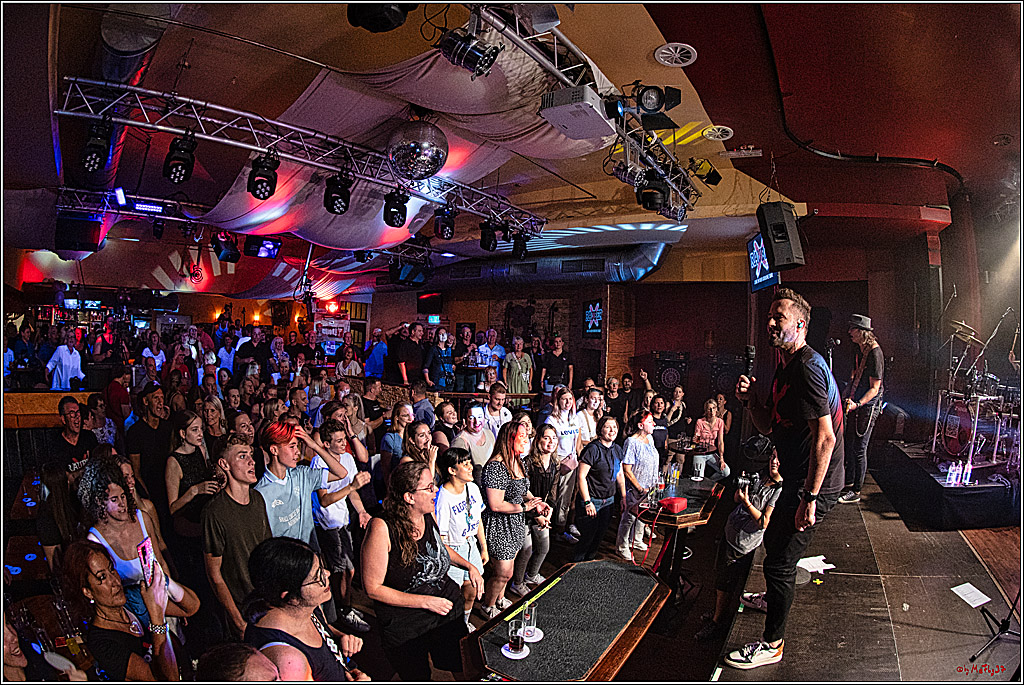 Raeuber in Groove Bar; Koeln, 08.09.2023