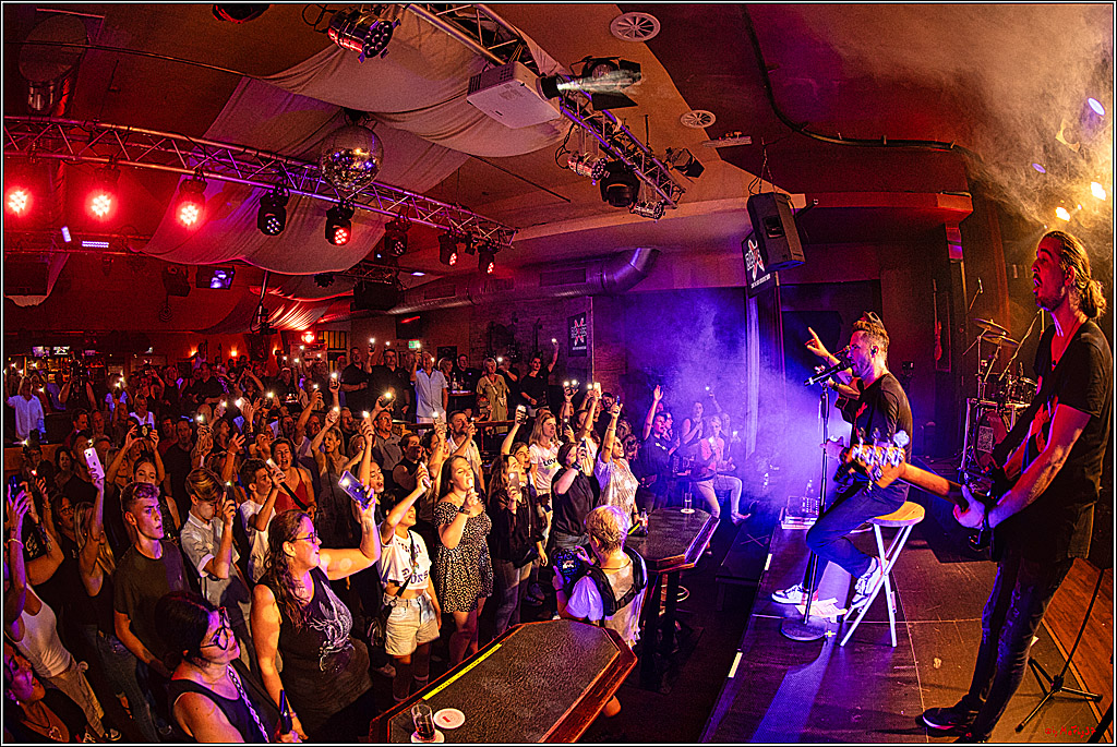 Raeuber in Groove Bar; Koeln, 08.09.2023