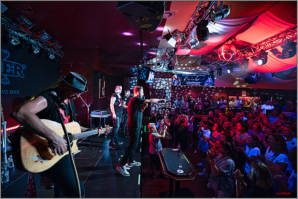 Raeuber in Groove Bar; Koeln, 08.09.2023