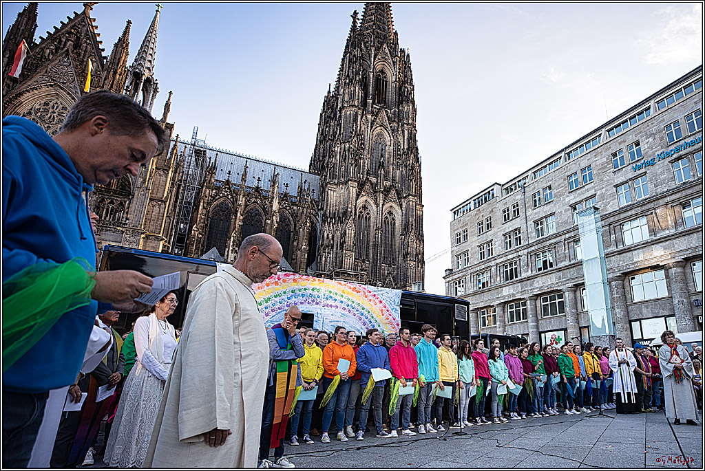 Segnungsgottesdienst (fuer queere Paare) am Koelner Dom - Jugendchor St. Stephan; Koeln, 20.09.2023