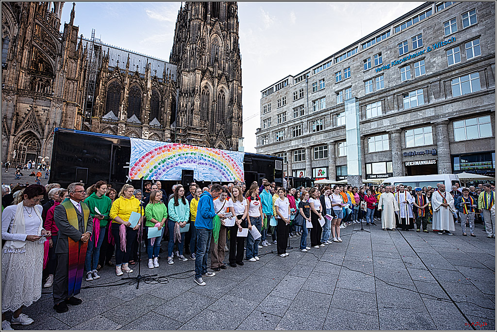 Segnungsgottesdienst (fuer queere Paare) am Koelner Dom - Jugendchor St. Stephan; Koeln, 20.09.2023