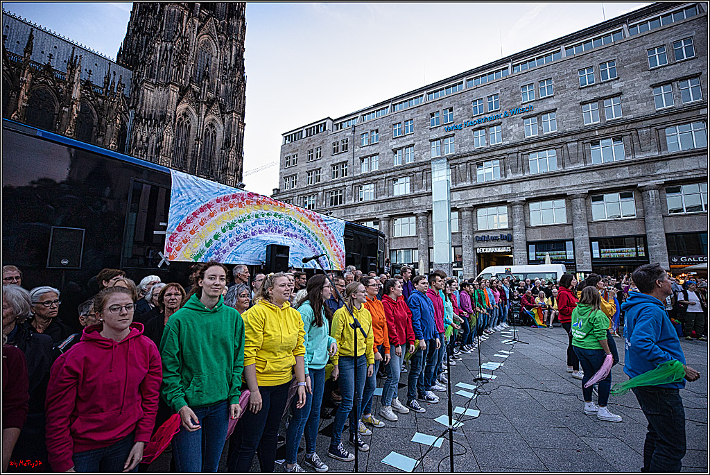 Segnungsgottesdienst (fuer queere Paare) am Koelner Dom - Jugendchor St. Stephan; Koeln, 20.09.2023