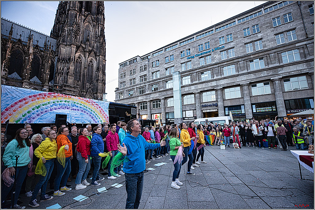 Segnungsgottesdienst (fuer queere Paare) am Koelner Dom - Jugendchor St. Stephan; Koeln, 20.09.2023