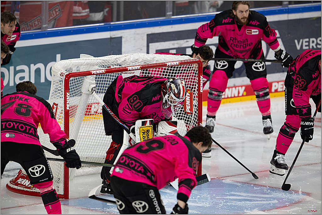 PENNY DEL 1; Kölner Haie - Iserlohn Roosters; Köln, 12.10.2025