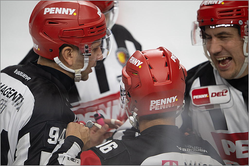 PENNY DEL 1; Kölner Haie - Iserlohn Roosters; Köln, 12.10.2025