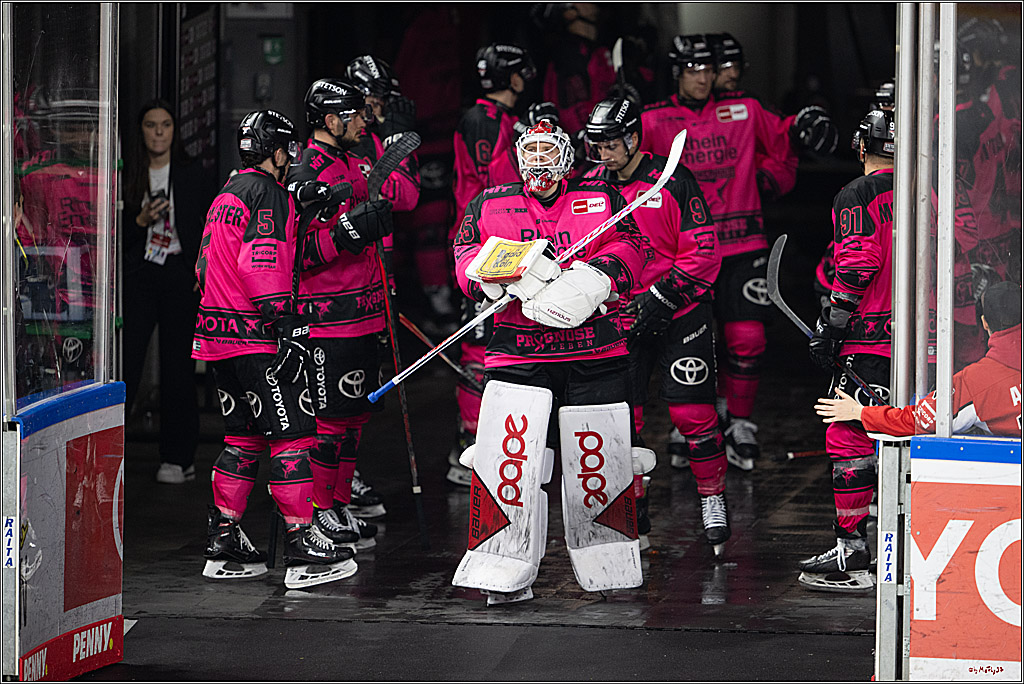 PENNY DEL 1; Kölner Haie - Iserlohn Roosters; Köln, 12.10.2025