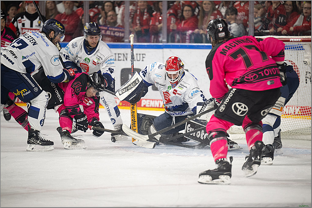 PENNY DEL 1; Koelner Haie - Iserlohn Roosters; Koeln, 12.10.2025
