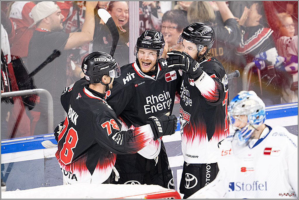 PENNY DEL 1; Kölner Haie - Straubing Tigers; Köln, 19.10.2025