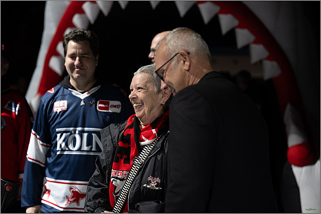 PENNY DEL 1; Koelner Haie - Straubing Tigers; Koeln, 19.10.2025