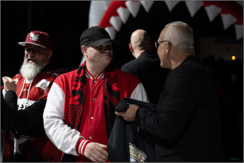 PENNY DEL 1; Koelner Haie - Straubing Tigers; Koeln, 19.10.2025