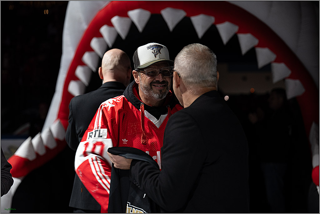 PENNY DEL 1; Koelner Haie - Straubing Tigers; Koeln, 19.10.2025
