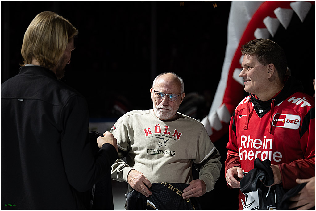 PENNY DEL 1; Koelner Haie - Straubing Tigers; Koeln, 19.10.2025