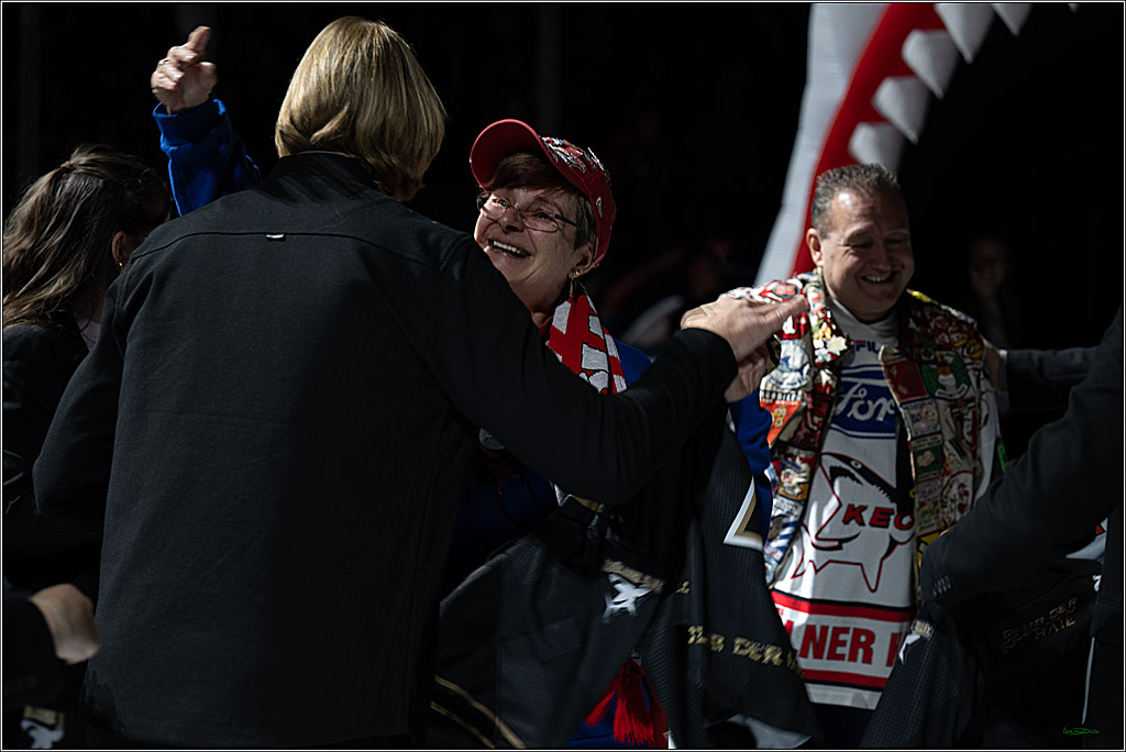 PENNY DEL 1; Koelner Haie - Straubing Tigers; Koeln, 19.10.2025