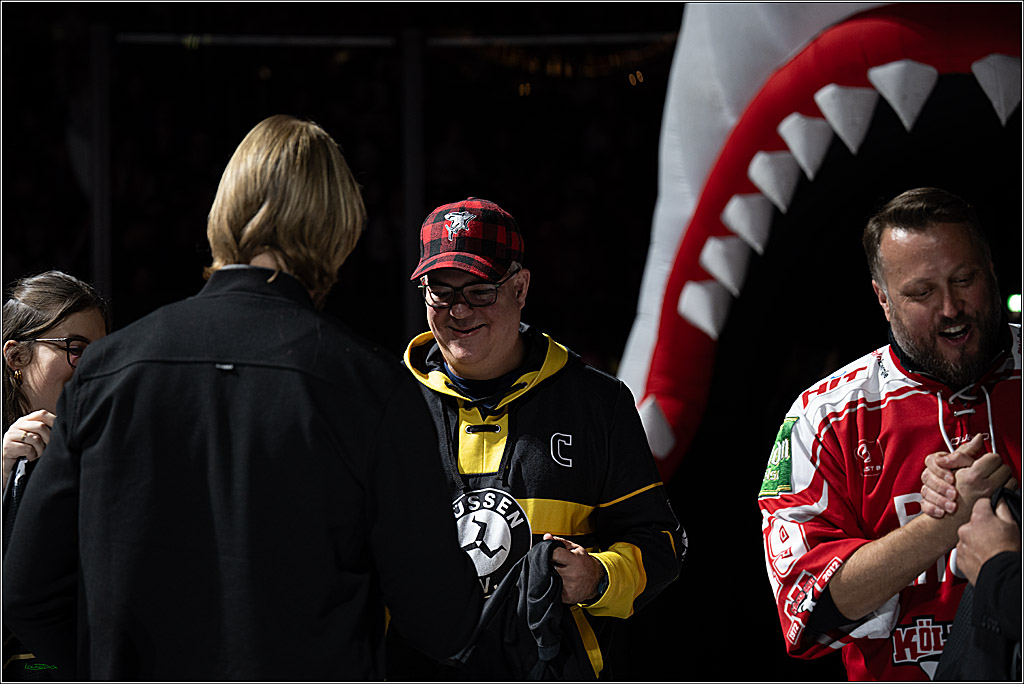 PENNY DEL 1; Koelner Haie - Straubing Tigers; Koeln, 19.10.2025