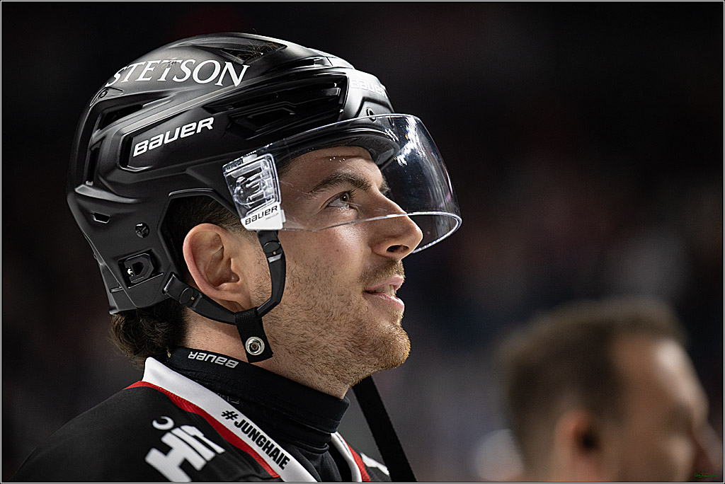 PENNY DEL 1; Koelner Haie - Straubing Tigers; Koeln, 19.10.2025