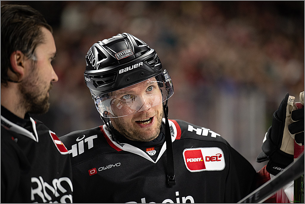 PENNY DEL 1; Koelner Haie - Straubing Tigers; Koeln, 19.10.2025