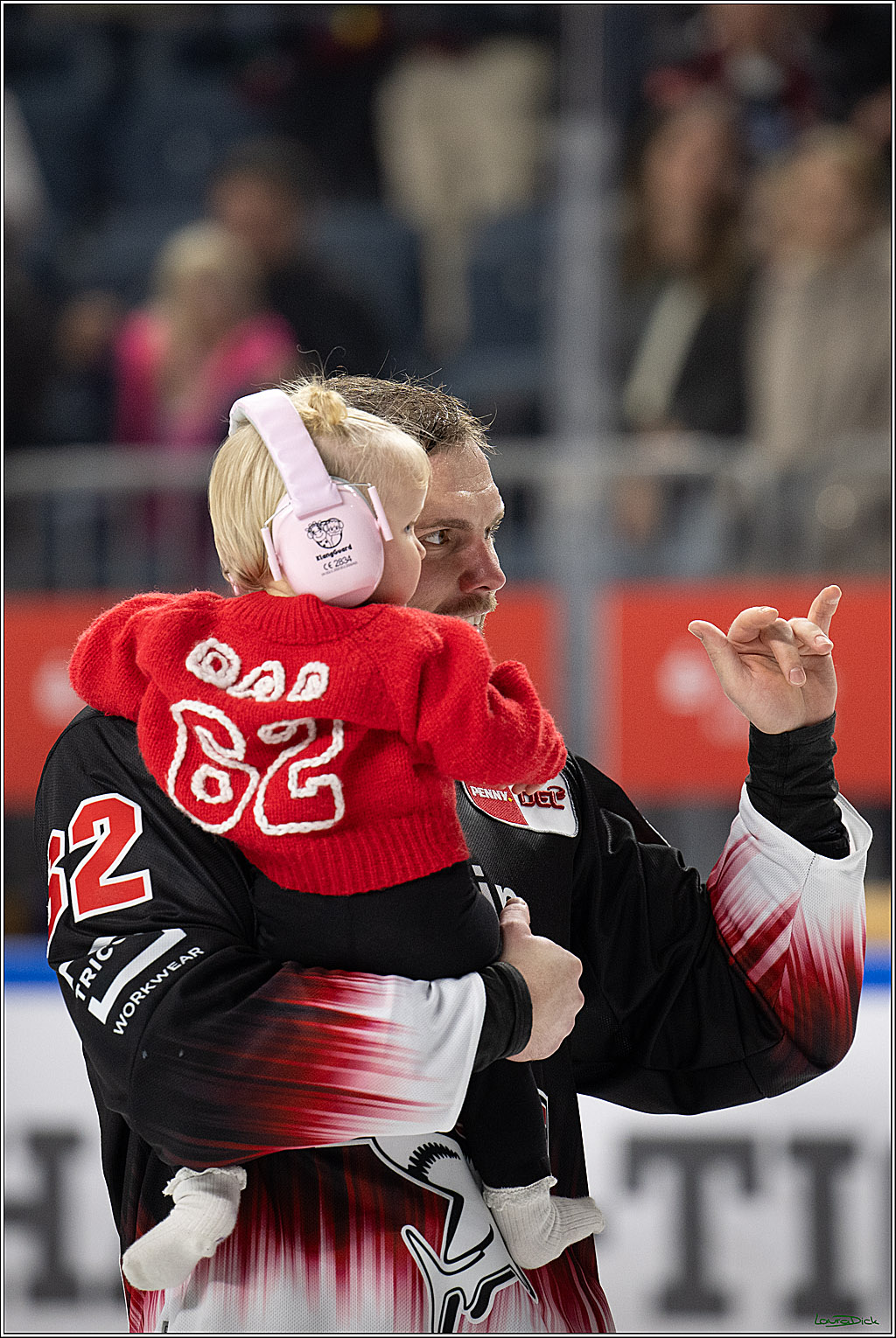 PENNY DEL 1; Koelner Haie - Straubing Tigers; Koeln, 19.10.2025