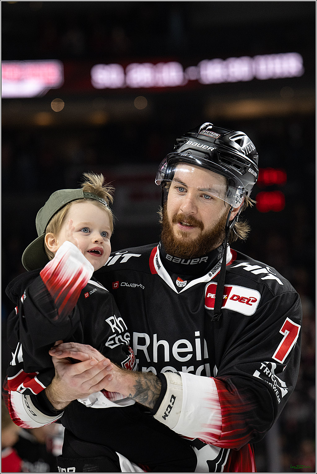 PENNY DEL 1; Koelner Haie - Straubing Tigers; Koeln, 19.10.2025