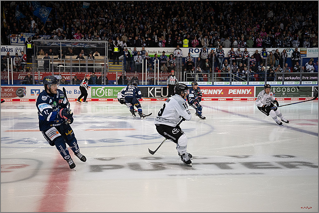 PENNY DEL 1; Iserlohn Roosters - Kölner Haie; Iserlohn, 28.10.2025