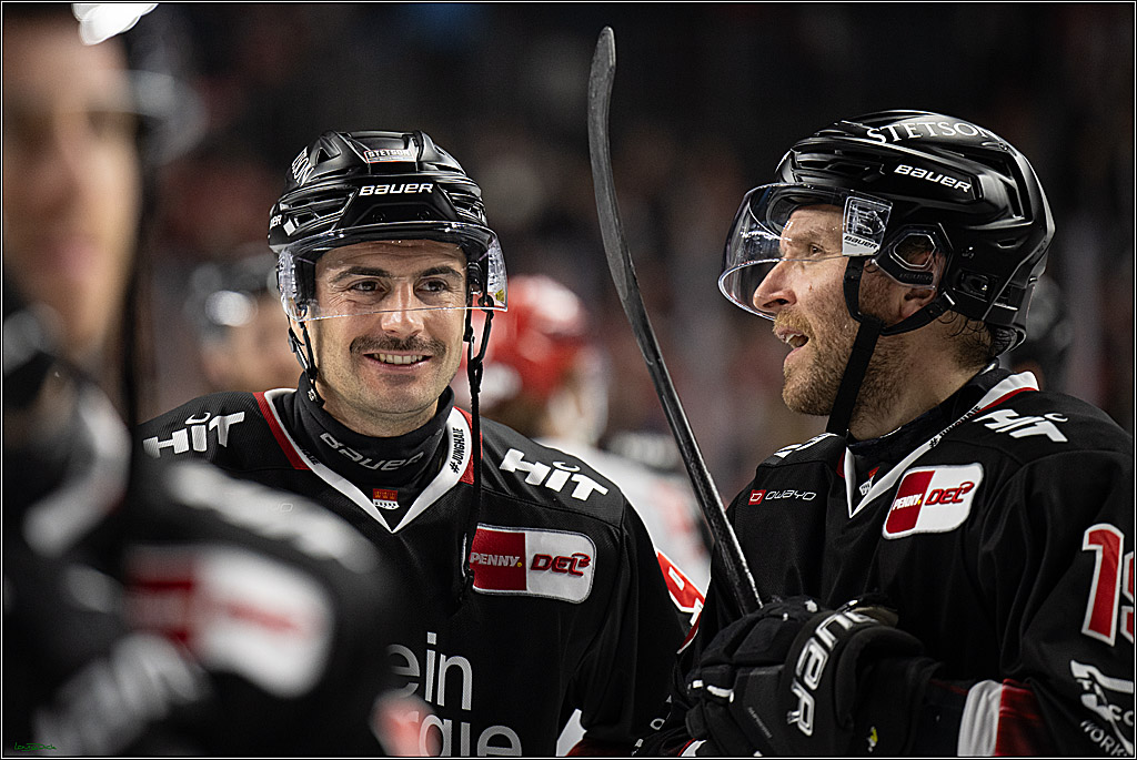 PENNY DEL 1; Kölner Haie - Schwenninger Wild Wings; Koeln, 23.11.2025