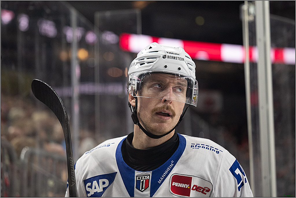 PENNY DEL 1; Kölner Haie - Adler Mannheim; Köln, 25.11.2025