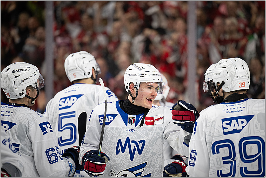 PENNY DEL 1; Kölner Haie - Adler Mannheim; Köln, 25.11.2025