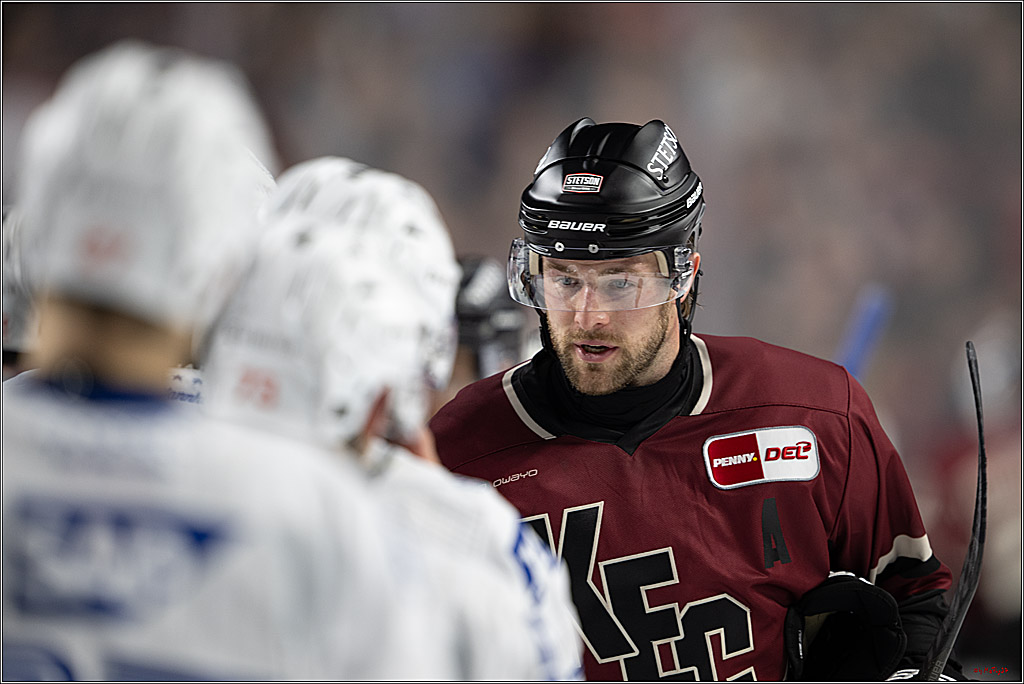 PENNY DEL 1; Kölner Haie - Adler Mannheim; Köln, 14.12.2025