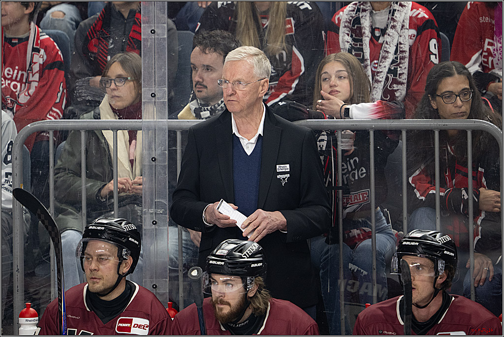 PENNY DEL 1; Kölner Haie - Adler Mannheim; Köln, 14.12.2025
