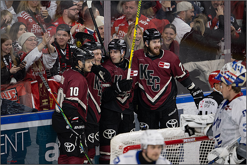 PENNY DEL 1; Kölner Haie - Adler Mannheim; Köln, 14.12.2025