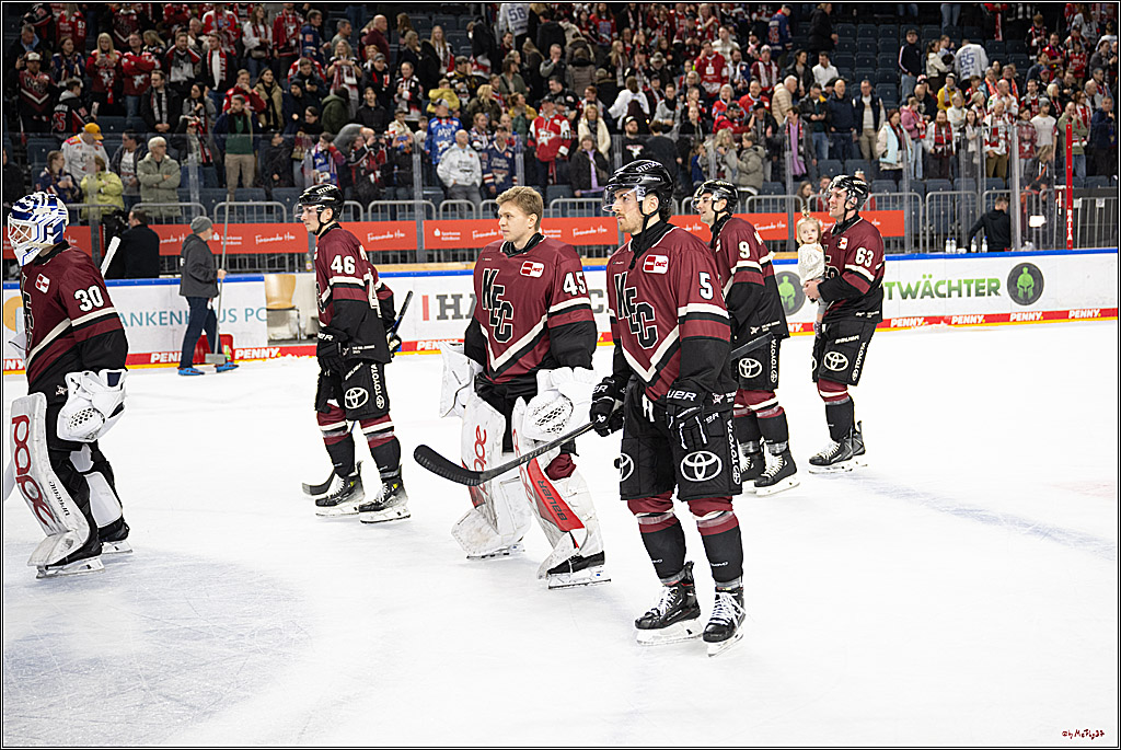 PENNY DEL 1; Kölner Haie - Adler Mannheim; Köln, 14.12.2025