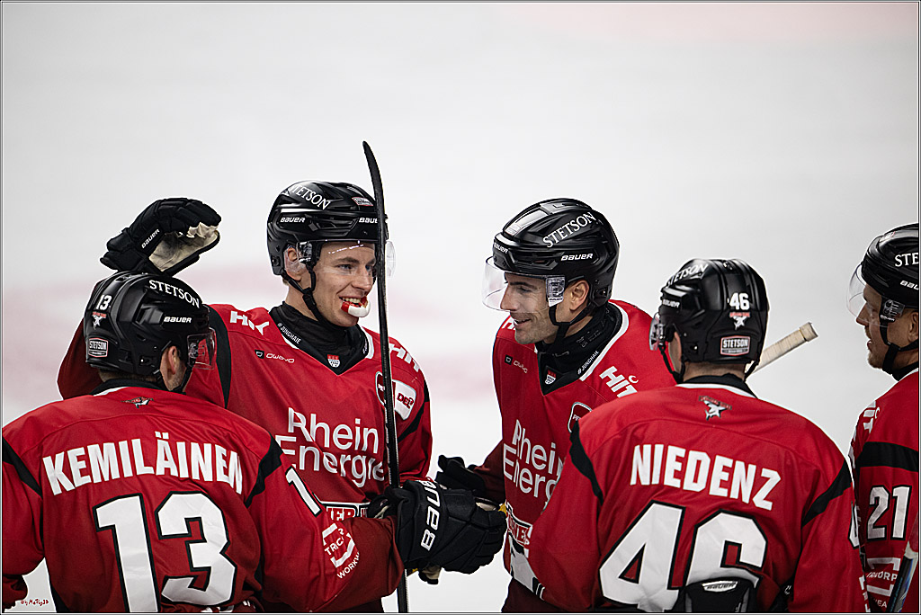 PENNY DEL 1; Kölner Haie - Grizzly Wolfsburg; Köln, 18.12.2025