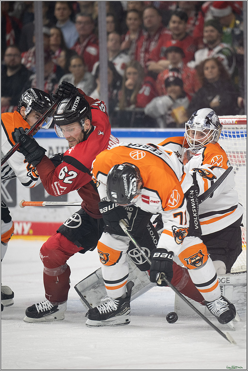 PENNY DEL; Kölner Haie-Grizzlys Wolfsburg; Köln, 18.12.2025