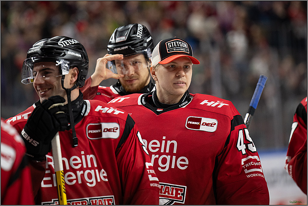 PENNY DEL; Kölner Haie-Grizzlys Wolfsburg; Köln, 18.12.2025