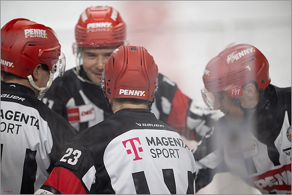 PENNY DEL: Kölner Haie - Fischtown Pinguins Bremerhaven; Köln, 26.12.2025