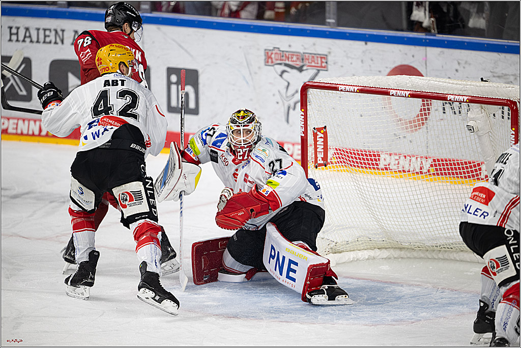 PENNY DEL: Kölner Haie - Fischtown Pinguins Bremerhaven; Köln, 26.12.2025