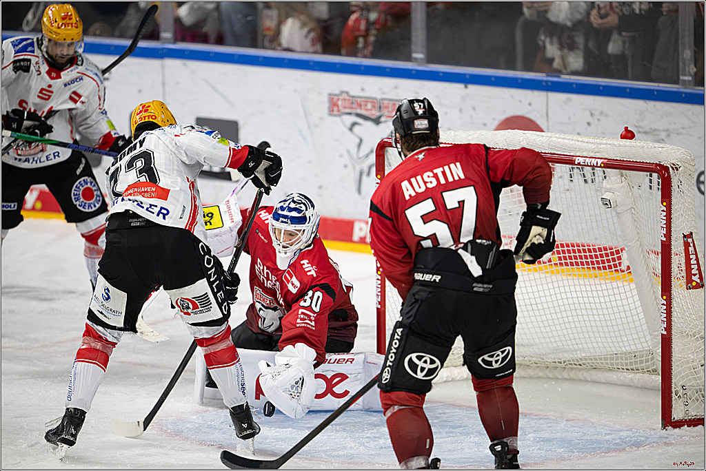 PENNY DEL: Kölner Haie - Fischtown Pinguins Bremerhaven; Köln, 26.12.2025