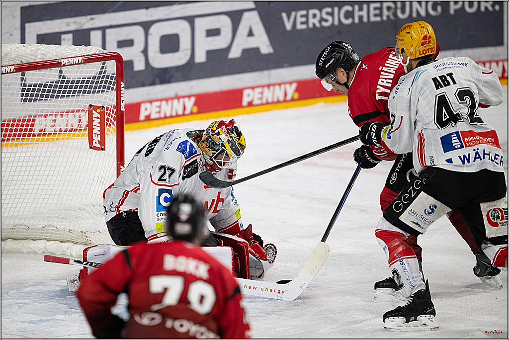 PENNY DEL: Kölner Haie - Fischtown Pinguins Bremerhaven; Köln, 26.12.2025