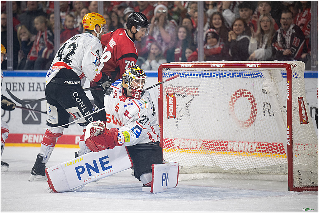 DEL: Kölner Haie - Fischtown Pinguins Bremerhaven; Köln, 26.12.2025