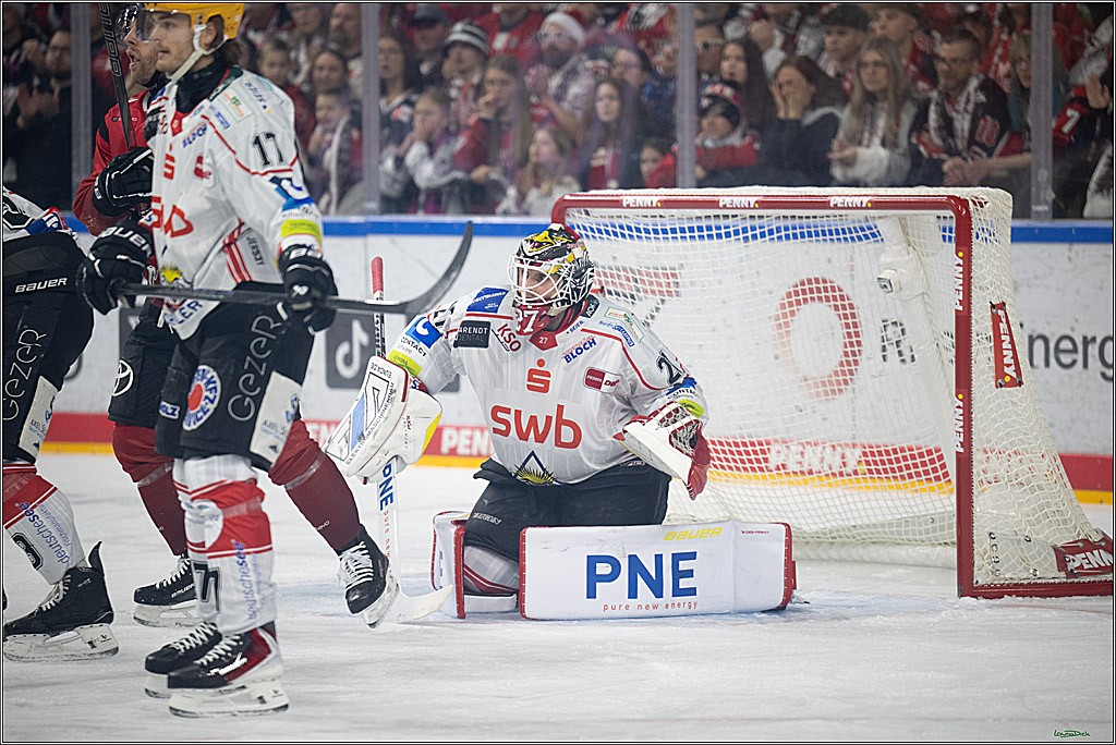 DEL: Kölner Haie - Fischtown Pinguins Bremerhaven; Köln, 26.12.2025
