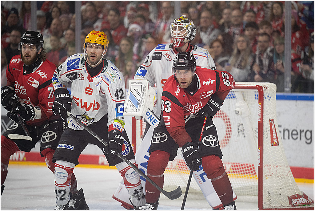 DEL: Kölner Haie - Fischtown Pinguins Bremerhaven; Köln, 26.12.2025