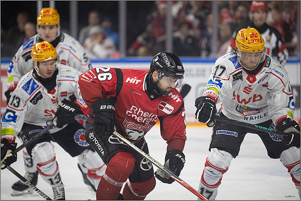 DEL: Kölner Haie - Fischtown Pinguins Bremerhaven; Köln, 26.12.2025