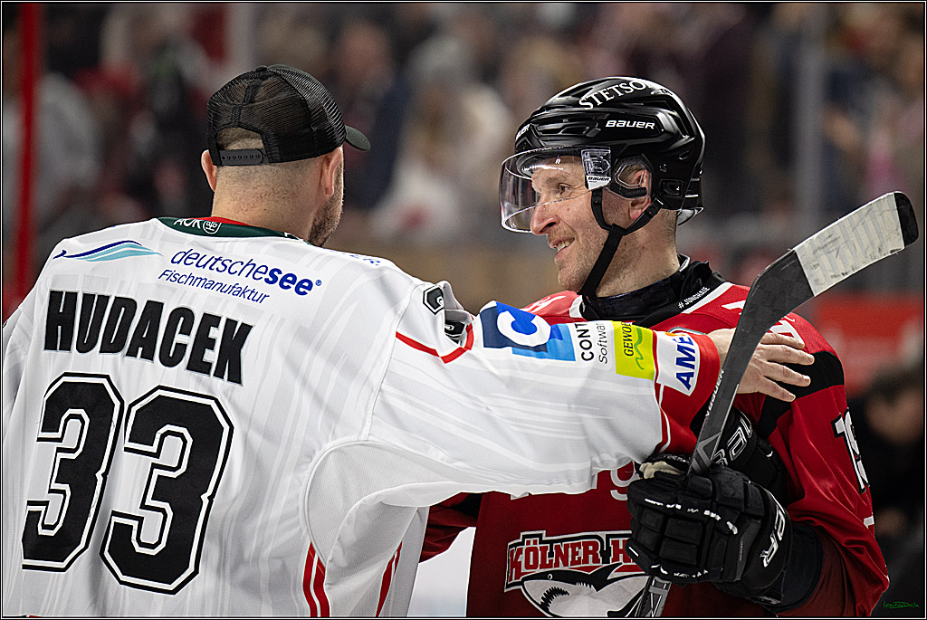 DEL: Kölner Haie - Fischtown Pinguins Bremerhaven; Köln, 26.12.2025